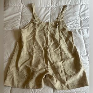Like new! Cedar & Vine Everyday Shortalls Size 3XL in the colour Oatmeal